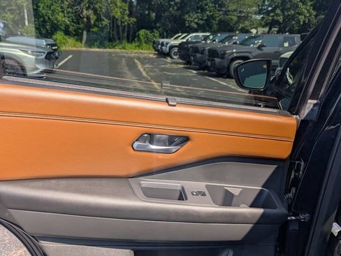 Used 2022 Nissan Pathfinder Platinum w/ Cargo Package AWD/4WD image 15