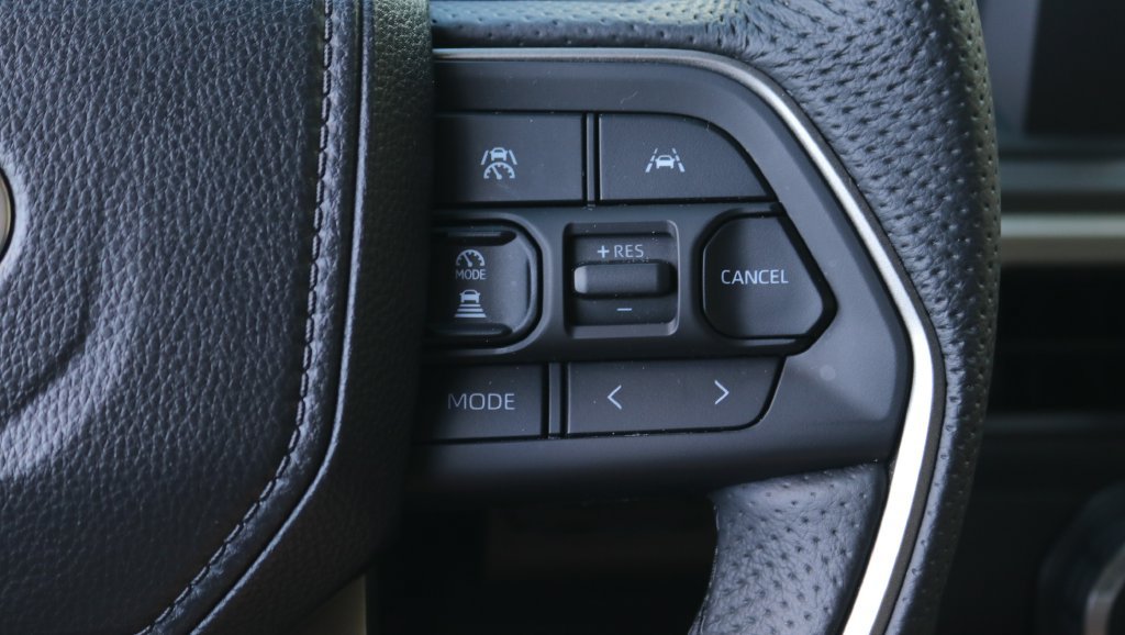 Certified 2025 Toyota Tacoma SR5 AWD/4WD image 19
