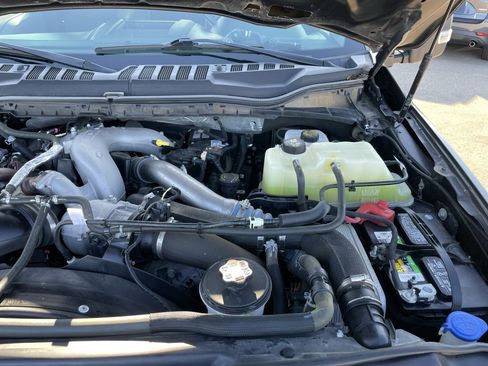 Used 2022 Ford F350 XLT w/ FX4 Off-Road Package image 38