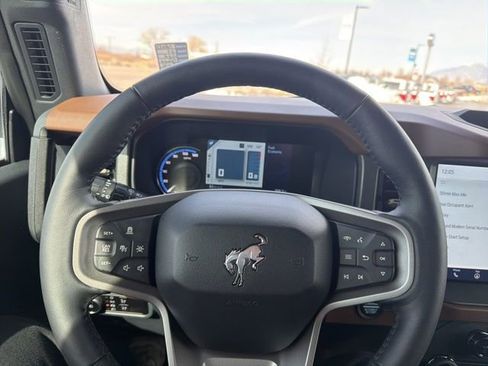 New 2024 Ford Bronco Outer Banks w/ Sasquatch Package AWD/4WD image 19