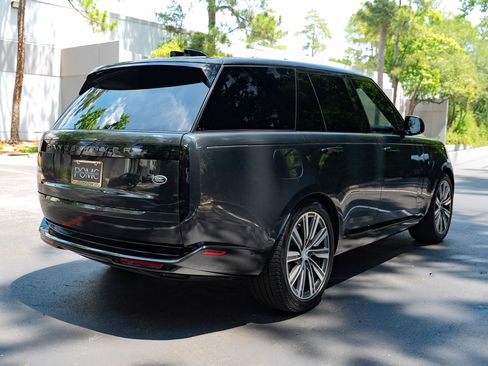 Used 2023 Land Rover Range Rover SE AWD/4WD image 3