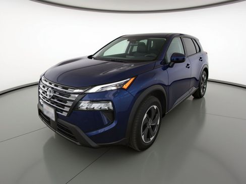 Used 2025 Nissan Rogue SV FWD image 3