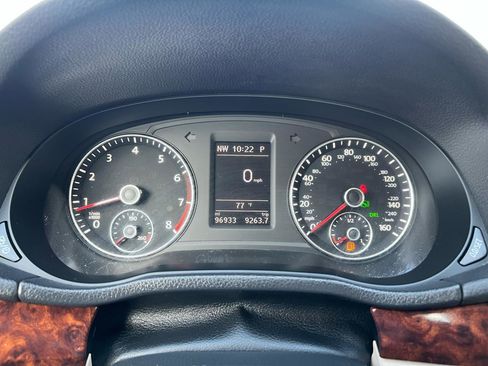 Used 2013 Volkswagen Passat 2.5 SEL Premium image 18