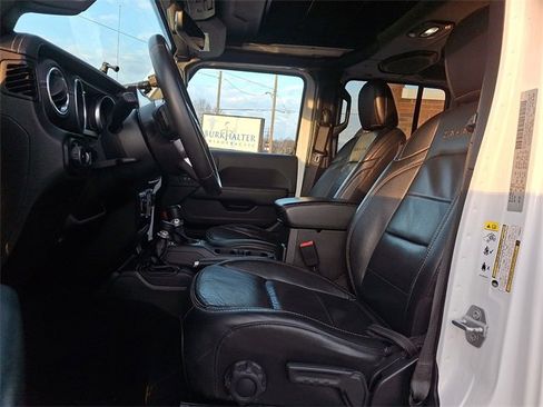 Used 2018 Jeep Wrangler Unlimited Sahara image 13