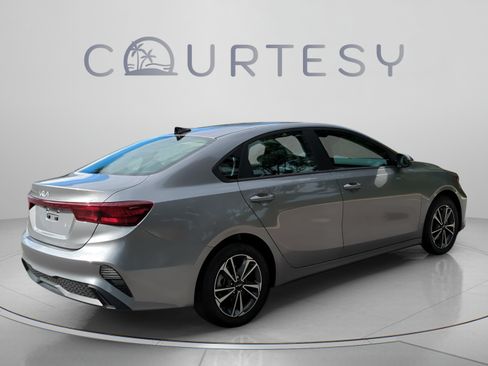Used 2024 Kia Forte LXS FWD image 7