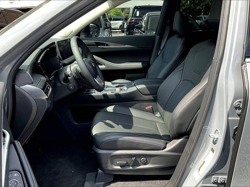 New 2026 INFINITI QX60 Luxe w/ Cargo Package image 13