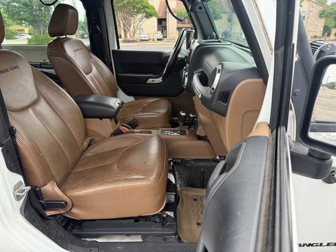 Used 2013 Jeep Wrangler Rubicon w/ PWR Convenience Group AWD/4WD image 13