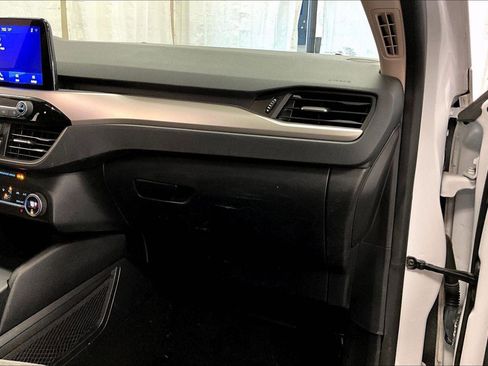 Used 2020 Ford Escape SE image 16