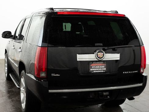 Used 2014 Cadillac Escalade Luxury AWD/4WD image 12