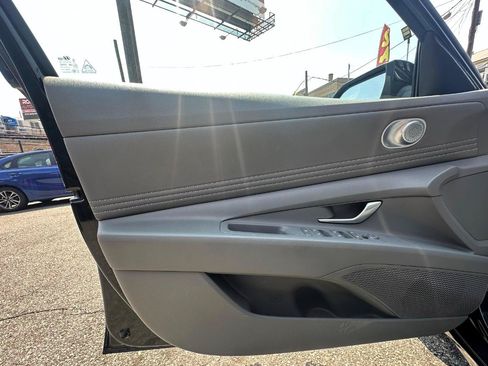 Used 2023 Hyundai Elantra SEL w/ Convenience Package FWD image 18