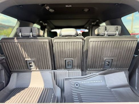 Used 2025 Ford Expedition Tremor AWD/4WD image 9