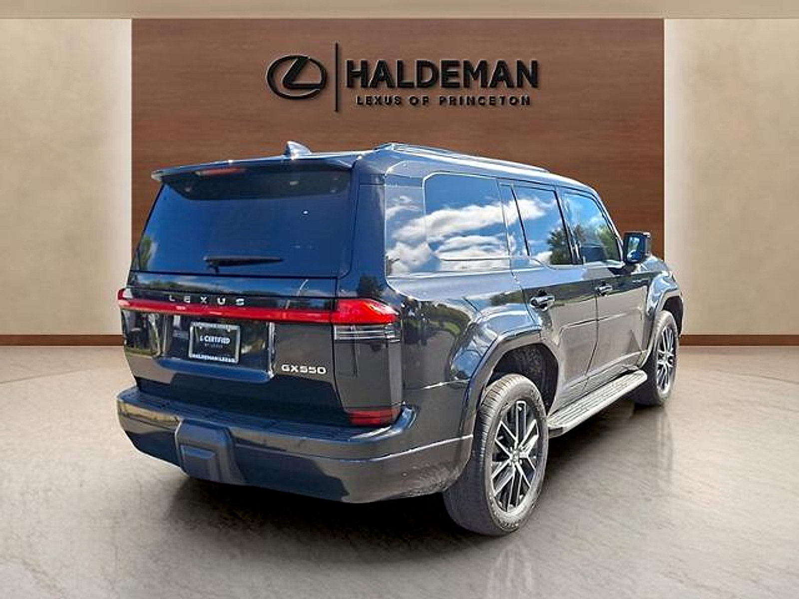 Certified 2024 Lexus GX 550 w/ Accessory Package (Z1) AWD/4WD image 6