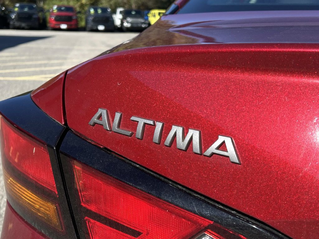 Certified 2023 Nissan Altima 2.5 SR w/ SR Premium Package FWD image 12