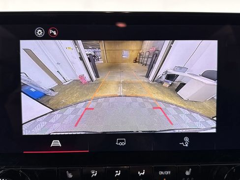 New 2026 GMC Canyon Elevation w/ Convenience Package image 29