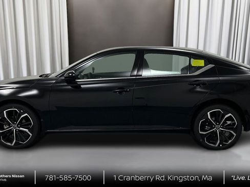 Certified 2024 Nissan Altima 2.5 SR AWD/4WD image 8