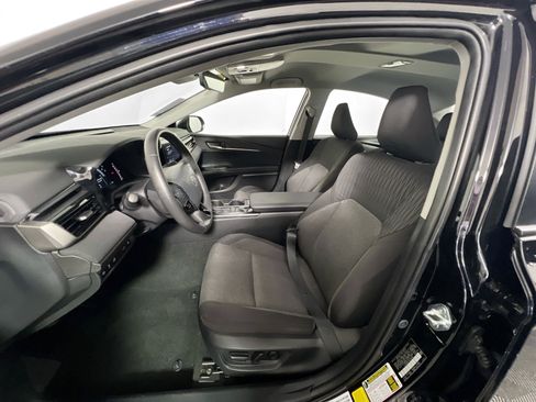 Used 2025 Toyota Camry LE w/ Convenience Package FWD image 14