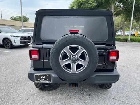 Used 2022 Jeep Wrangler Unlimited Sport AWD/4WD image 7