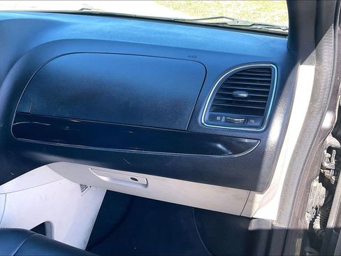 Used 2017 Dodge Grand Caravan SXT FWD image 15