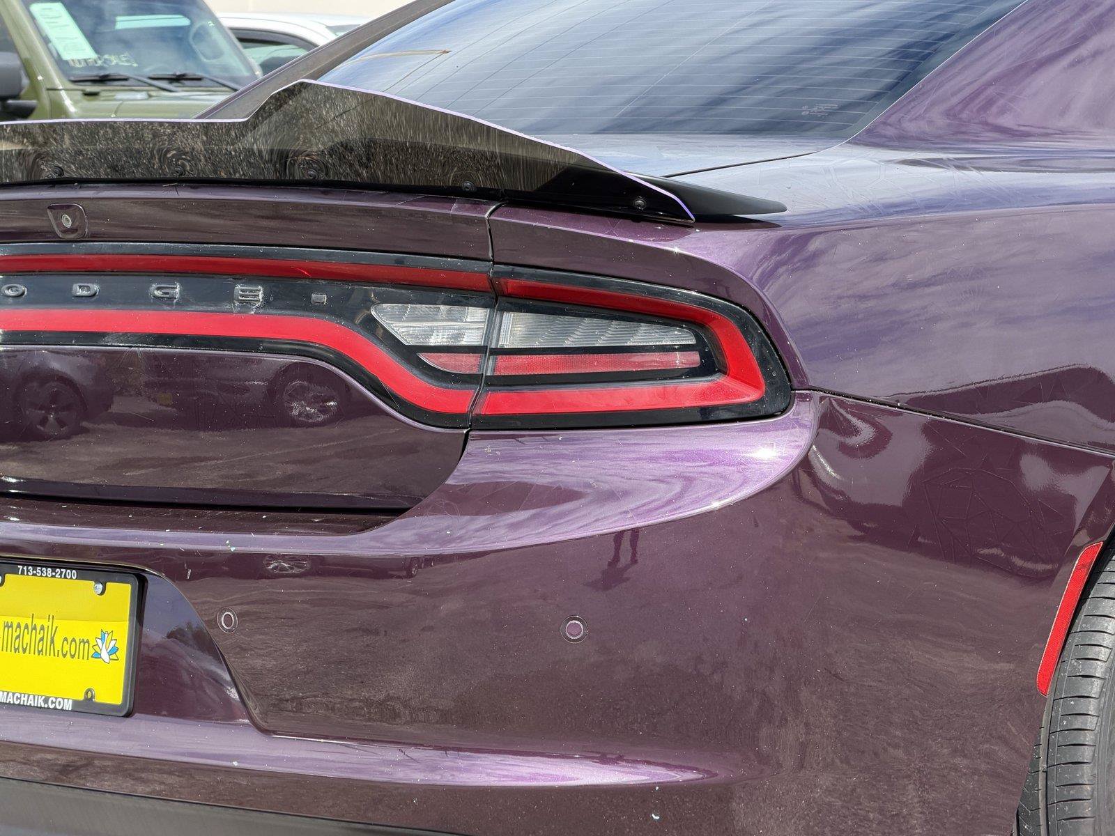 Used 2020 Dodge Charger SXT w/ Blacktop Package RWD image 9