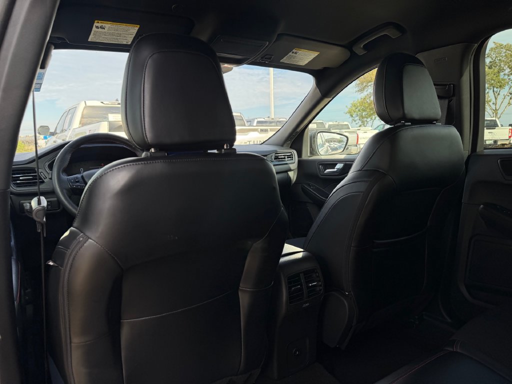Used 2025 Ford Escape ST-Line FWD image 17