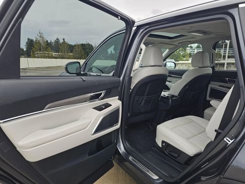 Used 2022 Kia Telluride EX w/ EX Premium Package image 17