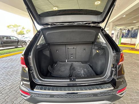 Used 2022 Volkswagen Taos SE FWD image 30