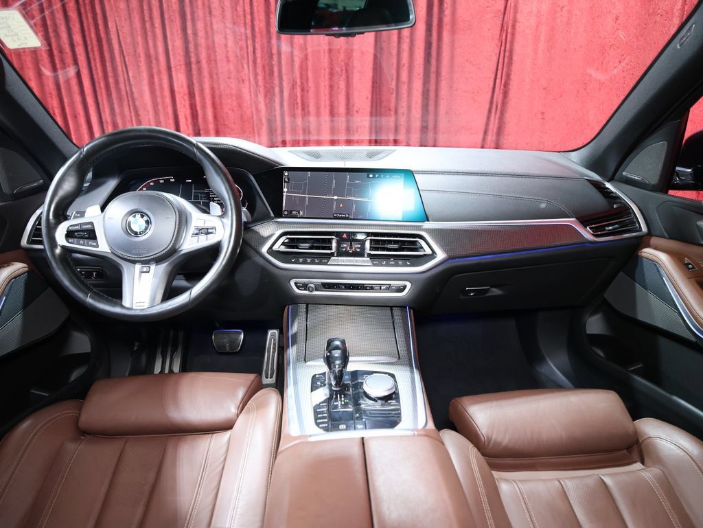 Used 2021 BMW X5 xDrive40i w/ M Sport Package AWD/4WD image 16