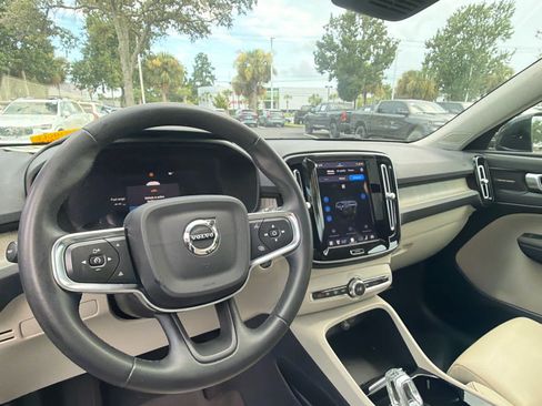 Used 2023 Volvo XC40 B5 Ultimate w/ Climate Package AWD/4WD image 34
