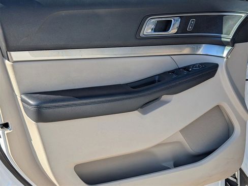 Used 2018 Ford Explorer XLT w/ Equipment Group 202A image 16