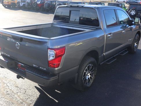 Used 2021 Nissan Titan SV w/ SV Convenience Package image 13