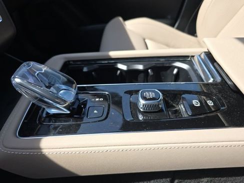 New 2026 Volvo XC90 T8 Ultra w/ Protection Package Premier AWD/4WD image 34