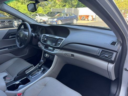 Used 2015 Honda Accord EX-L image 36
