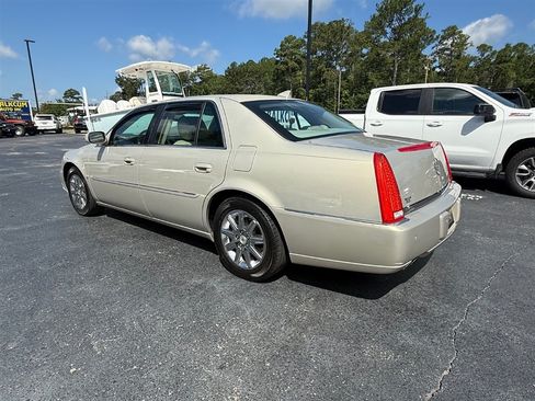 Used 2009 Cadillac DTS FWD image 20