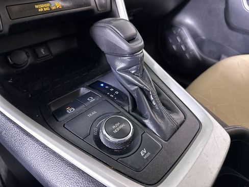 Used 2022 Toyota RAV4 XLE w/ Convenience Package image 16