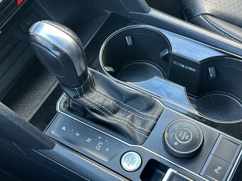 Used 2022 Volkswagen Atlas SEL R-Line image 22