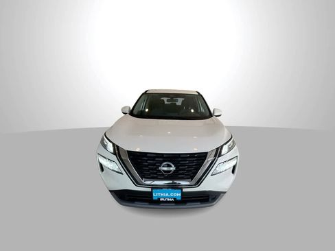 Used 2023 Nissan Rogue SV image 3