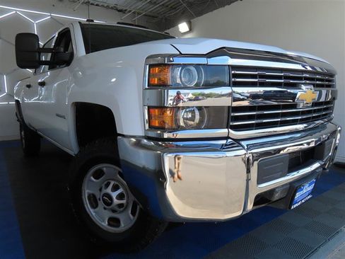 Used 2016 Chevrolet Silverado 2500 W/T w/ Snow Plow Prep Package AWD/4WD image 4