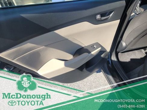 Used 2022 Hyundai Accent SE image 13