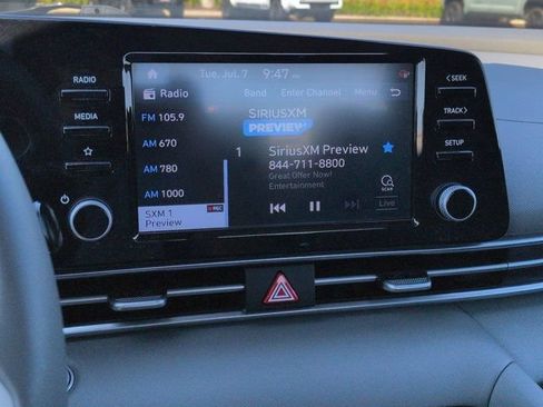 Used 2022 Hyundai Elantra SEL w/ Convenience Package FWD image 11
