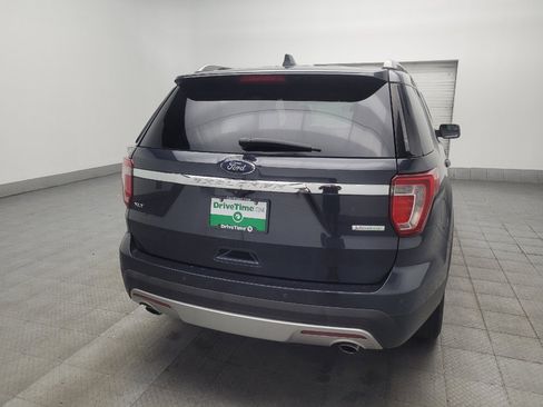 Used 2017 Ford Explorer XLT FWD image 7
