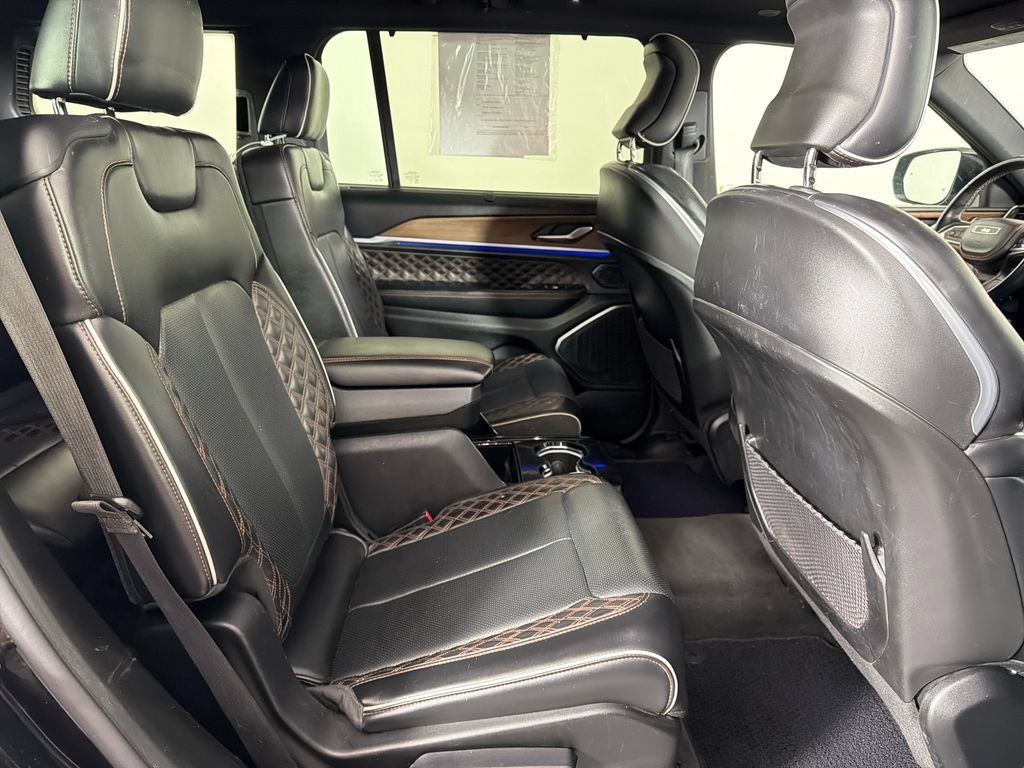Used 2021 Jeep Grand Cherokee L Summit w/ Luxury Tech Group V AWD/4WD image 23