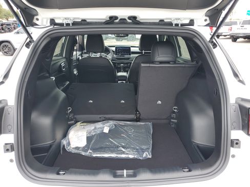 New 2026 Jeep Compass Latitude image 6