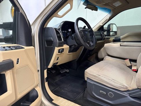 Used 2017 Ford F350 XLT w/ XLT Value Package image 12