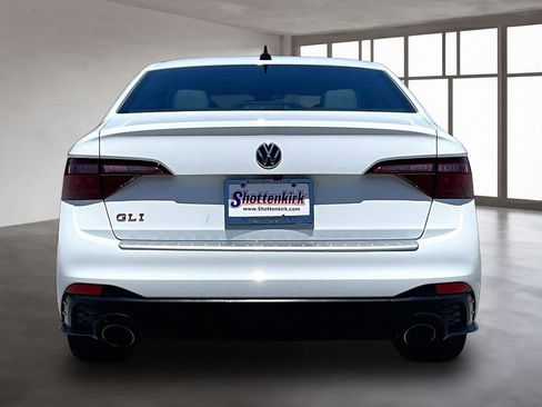 Used 2022 Volkswagen Jetta GLI Autobahn FWD image 5