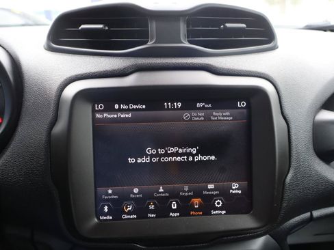 Used 2020 Jeep Renegade Altitude w/ UConnect 8.4 Nav Group FWD image 22