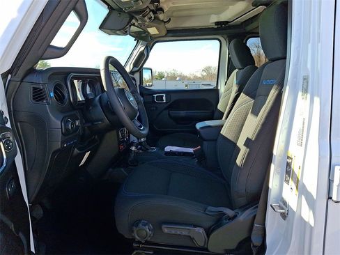 Used 2025 Jeep Wrangler Unlimited Rubicon 4xe w/ Safety Group image 11