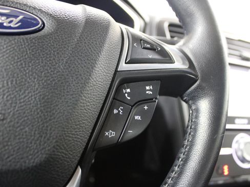 Used 2017 Ford Fusion Titanium FWD image 11