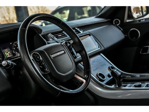 Used 2018 Land Rover Range Rover Sport HSE image 15