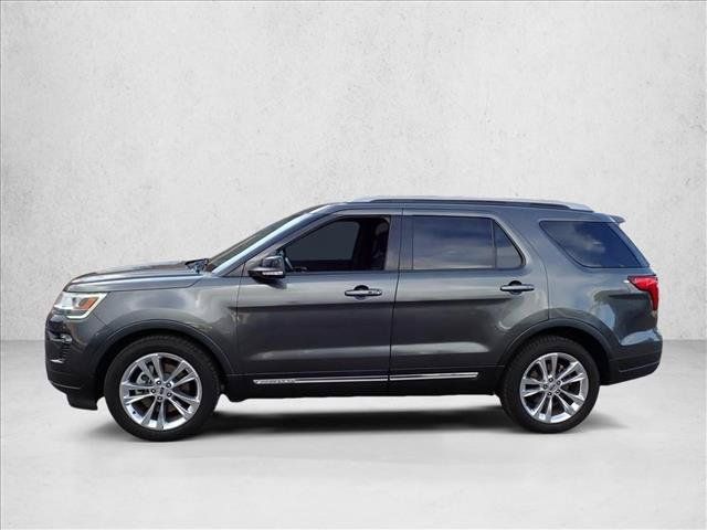 Used 2018 Ford Explorer XLT w/ Equipment Group 202A FWD image 2