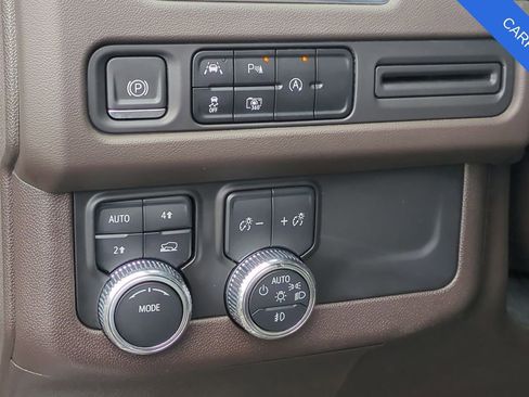 Used 2023 GMC Yukon XL SLT w/ SLT Premium Package image 18